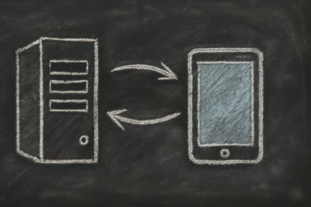 Server-Side Populate vs Client-Side Prefill: Which SDC Pattern Fits Multi-Channel Delivery